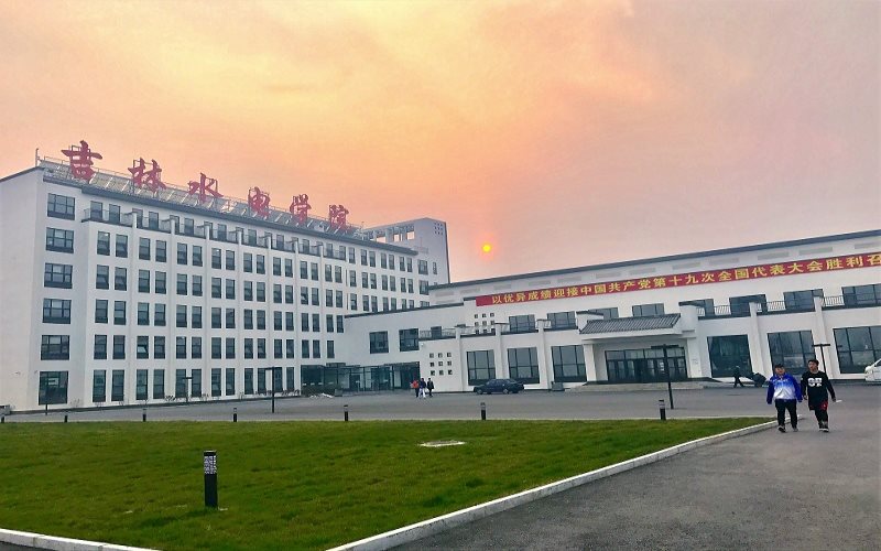 Firefighters in firefighting and disaster relief will bear an unprecedented and heavy psychological load