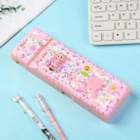 Розовый подростковый бюстгальтер, пенал