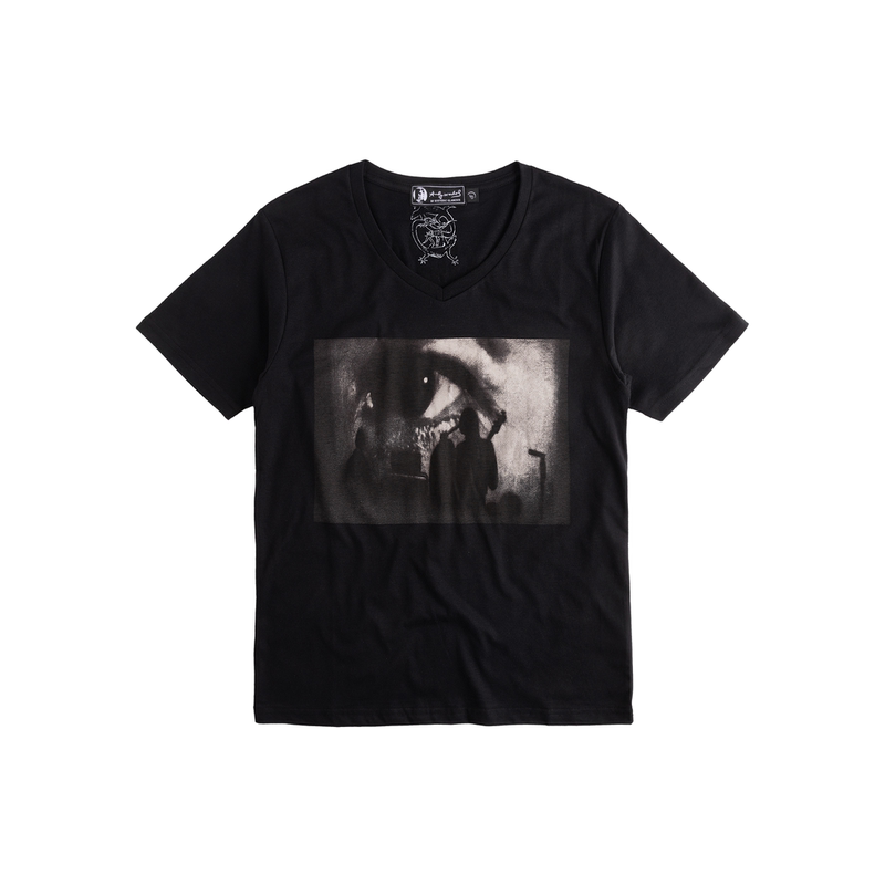 Tear Hysteric Glamour Hysterical Quiet Eye V-Neck Short-Sleeved T-Shirt Tear Hysteric Glamour Hysterical Quiet Eye V-Neck Short-Sleeved T-Shirt