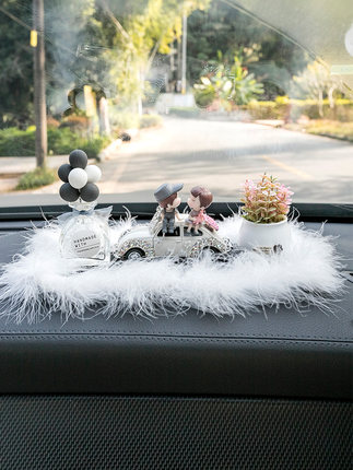 Car Pendulum in car Ornament Creative Lovers inlaid with cute Decorative Personality Permalink Upscale Automotive Supplies Interior