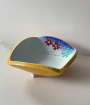 Japanese return various types of pictures of opposite sex tableware