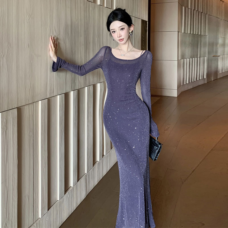 The Elegant Lady's Dress Has a Variety of Styles: a Shiny Silk Cover-Up, a Strapless Dress, a Sexy Birthday Party Gown, and a Sophisticated Look