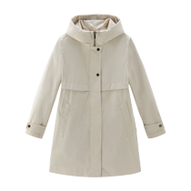 Lady Woolrich Cotton with her hat Pike coat FARFETCH Fat Chic