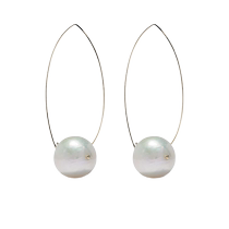 Ms. Mizuki 14K gold pearl hanging earrings FARFETCH is surprising