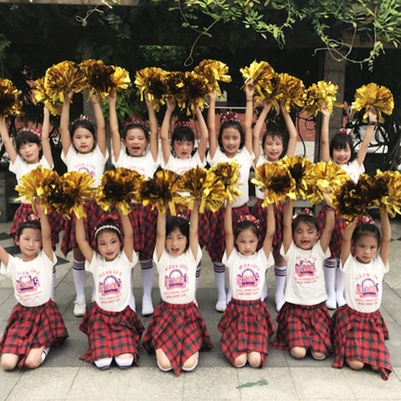 Cheerleader cheerleader cheerleader cheerleader cheerleader cheerleader with flower hands rocking dance props