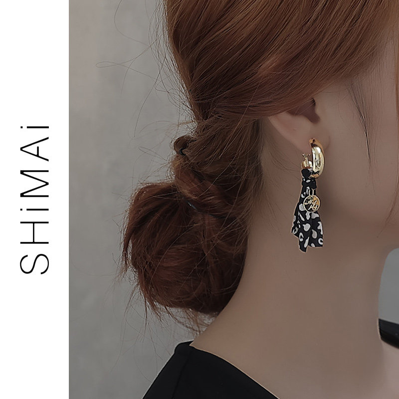 Black cloth art Earrings 2021 New wave personality temperament Long version ear button French style retro design Sensation Ear Pendant Woman