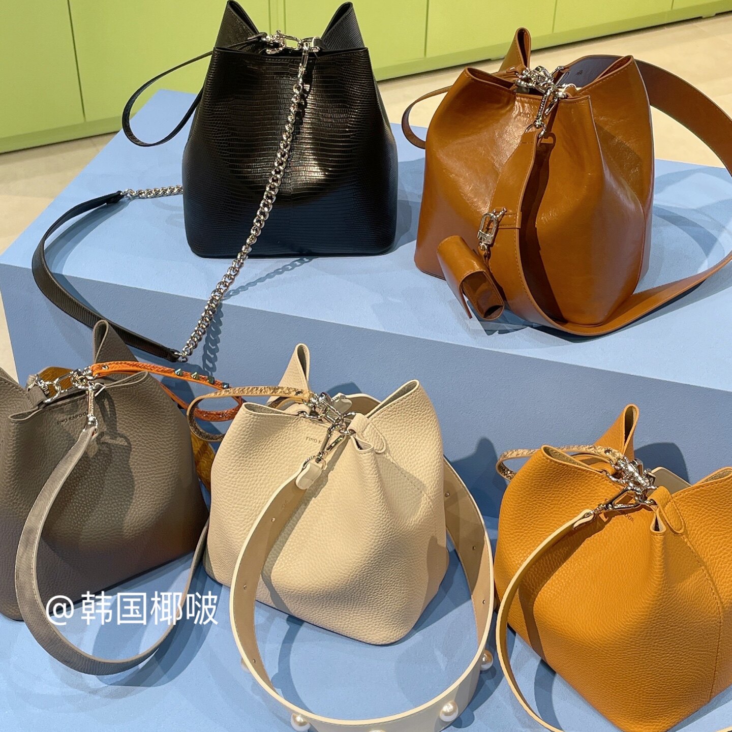 Korean coconut FIND KAPOOR Direct Mail Star Same with 22 crocodile leather bucket skinned bag