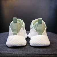 Летняя дышащая амортизирующая спортивная обувь подходит для мужчин и женщин для влюбленных для отдыха, мягкая подошва