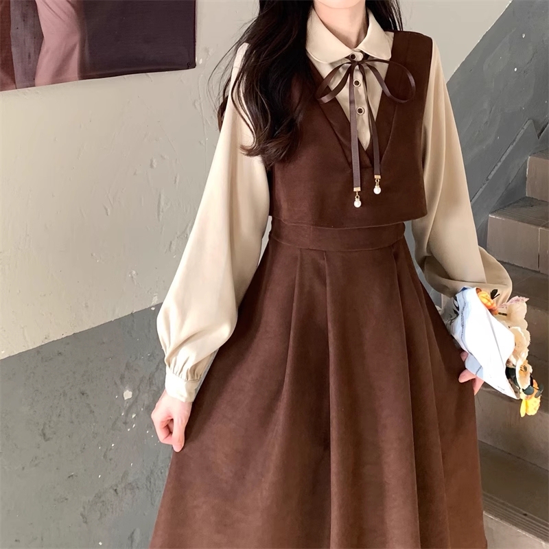 Beautiful and Stylish Red Corduroy Suspender Dress for Early Spring and Summer, Plus Size Women's Fashion Outfit for Students