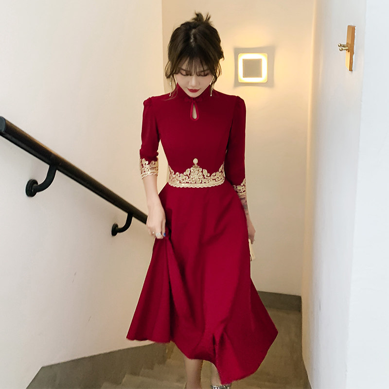 Chinese-style toasting clothes brides with a sense of luxury can usually wear small wine red wedding engagement cheongsam evening dress women