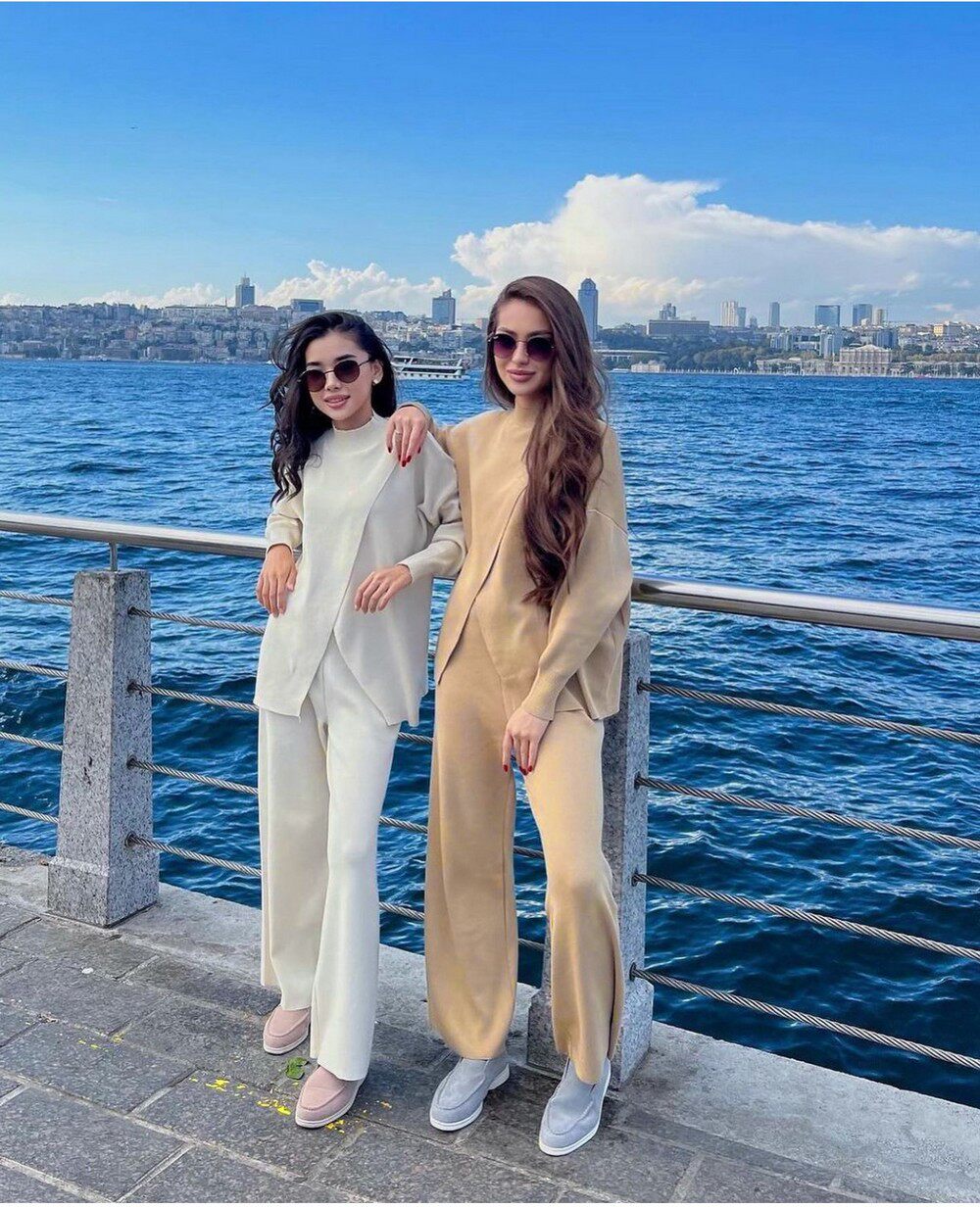 Стильные костюмы 2023 women's new fashion casual sweater set