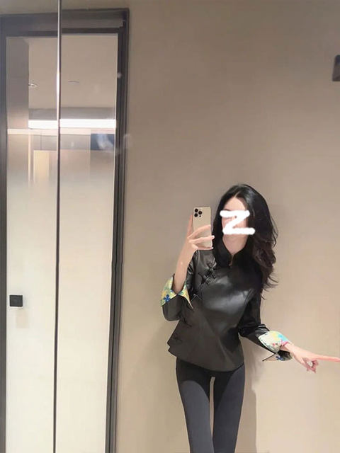 Chinese-Style New High-End Leather Jacket with Traditional Chinese Buttons, Unique Design, Sophisticated and Stylish Long-Sleeve Top