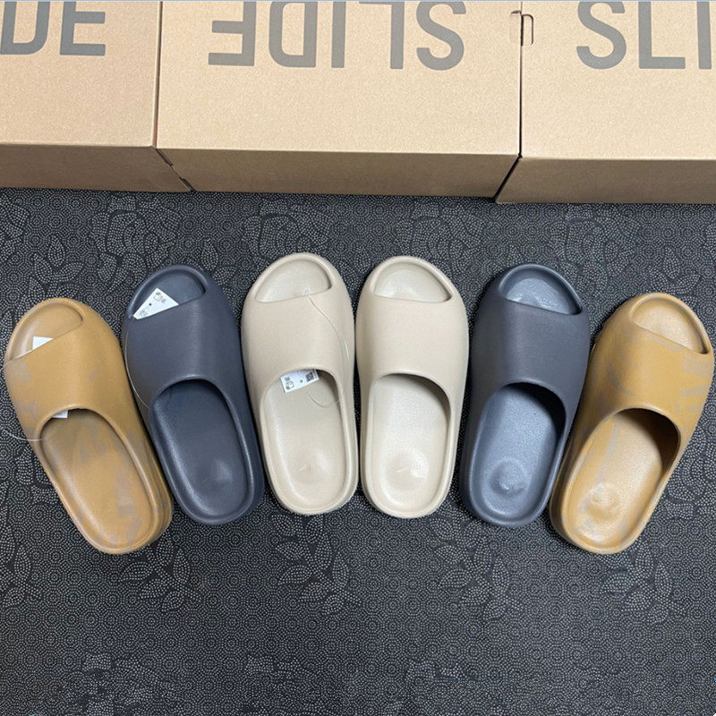 Coconut Slippers Yeezy Thick bottom lined with slided foe men and women Stomaty Foam Cave Shoes Sandal Sandals