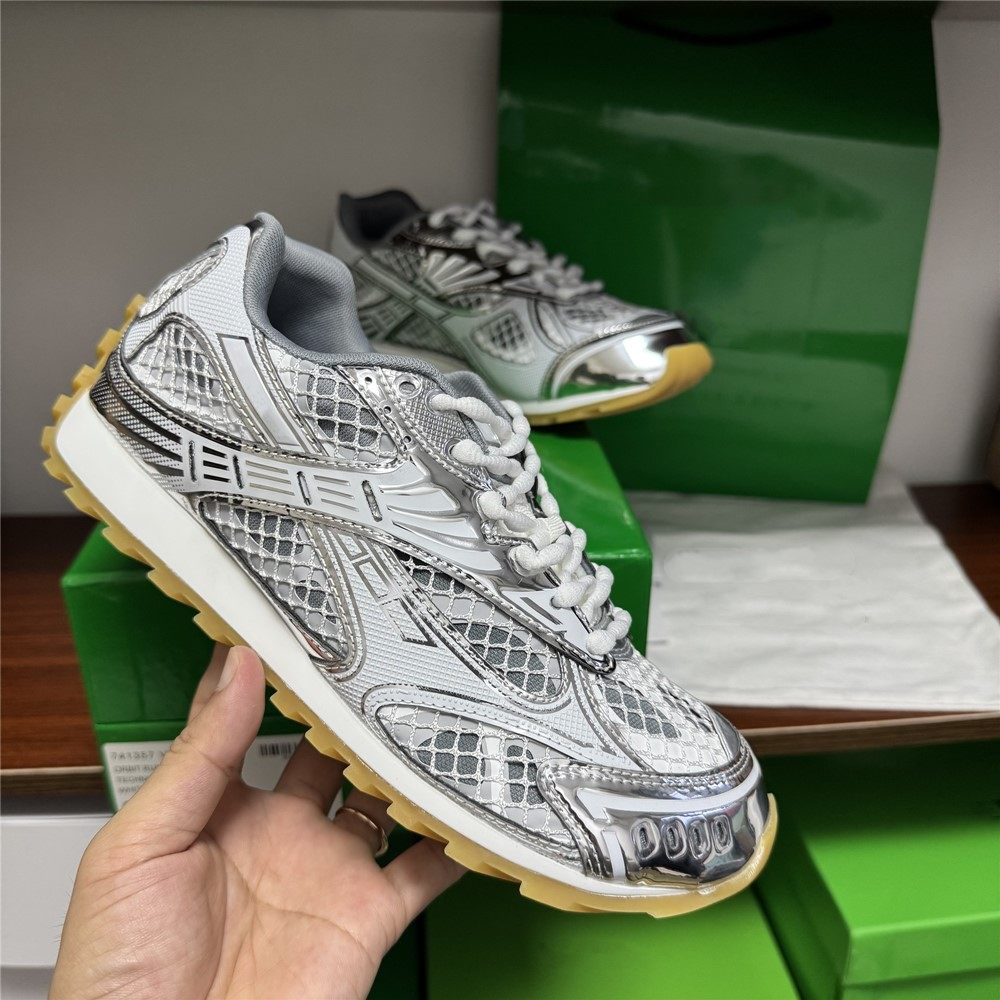 王一博靴　公式正規品 SNEAKER VERSE安踏作品集王一博人欧文限量发售款深圳万象天地B182