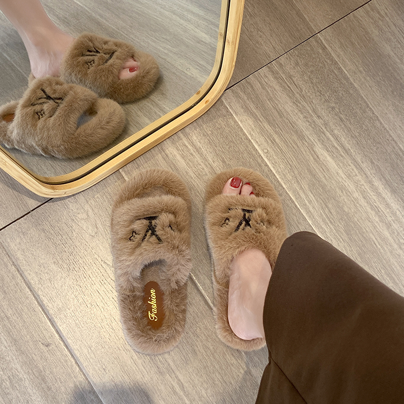 Embroidered Trendy Furry Slippers for Women, Suitable for Outdoor Wear, 2025 Autumn and Winter New Style, Super Popular, Versatile, Retro, Comfortable, Stylish Cotton Slippers