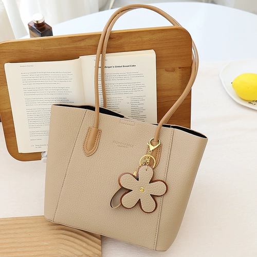 Вместительная и большая сумка через плечо, сумка подмышку для отдыха