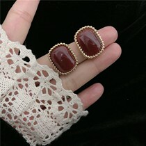 (Two pairs) retro Hong Kong style earrings female simple temperament earrings feel French elegant atmosphere versatile ear ornaments