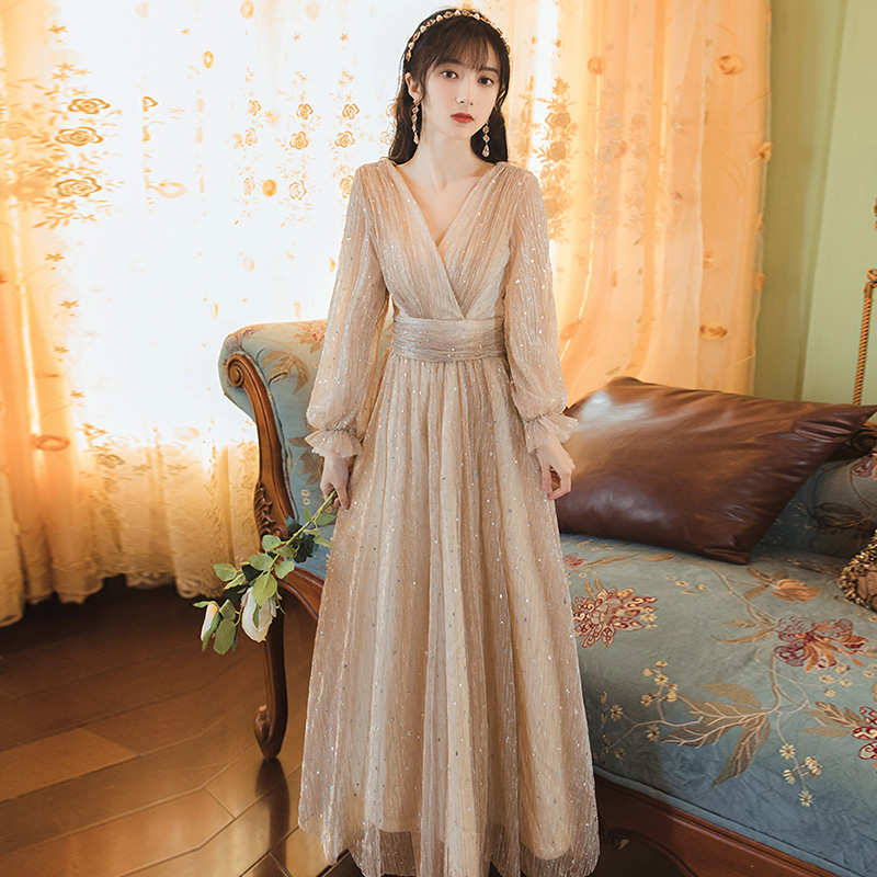 Evening dress, fitted elite brace, 2021 collection Evening dress, fitted elite brace, 2021 collection