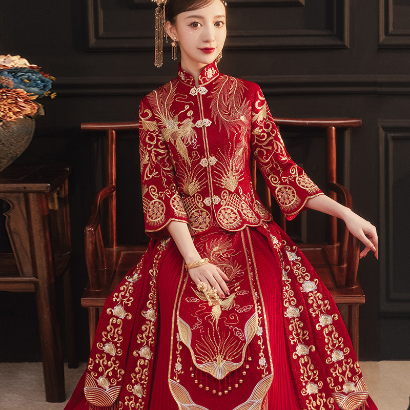 Show and suit 2022 New summer wedding Chinese-Chinese bridal clothes Longfeng hung with slim wedding dress The younger one and the female