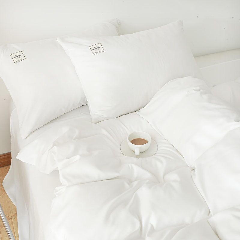 White Hotel Guesthouse Bed Quilts Four Sets of sleeves Bed Linen Shelter Five Pieces 8 Six Pieces With Pillow Core Quilt Core