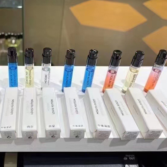 Tea Waterfall Liu Yuning's Same Model Yishi Siyang Thunderstorm Vast Sun Song California Dream Symphony Perfume Sample Tea Waterfall Liu Yuning's Same Model Yishi Siyang Thunderstorm Vast Sun Song California Dream Symphony Perfume Sample