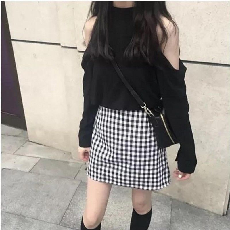 Plaid half-body dress a word skirt woman spring and summer new Korean version high waist anti-walking light Academy wind loose display slim short skirt