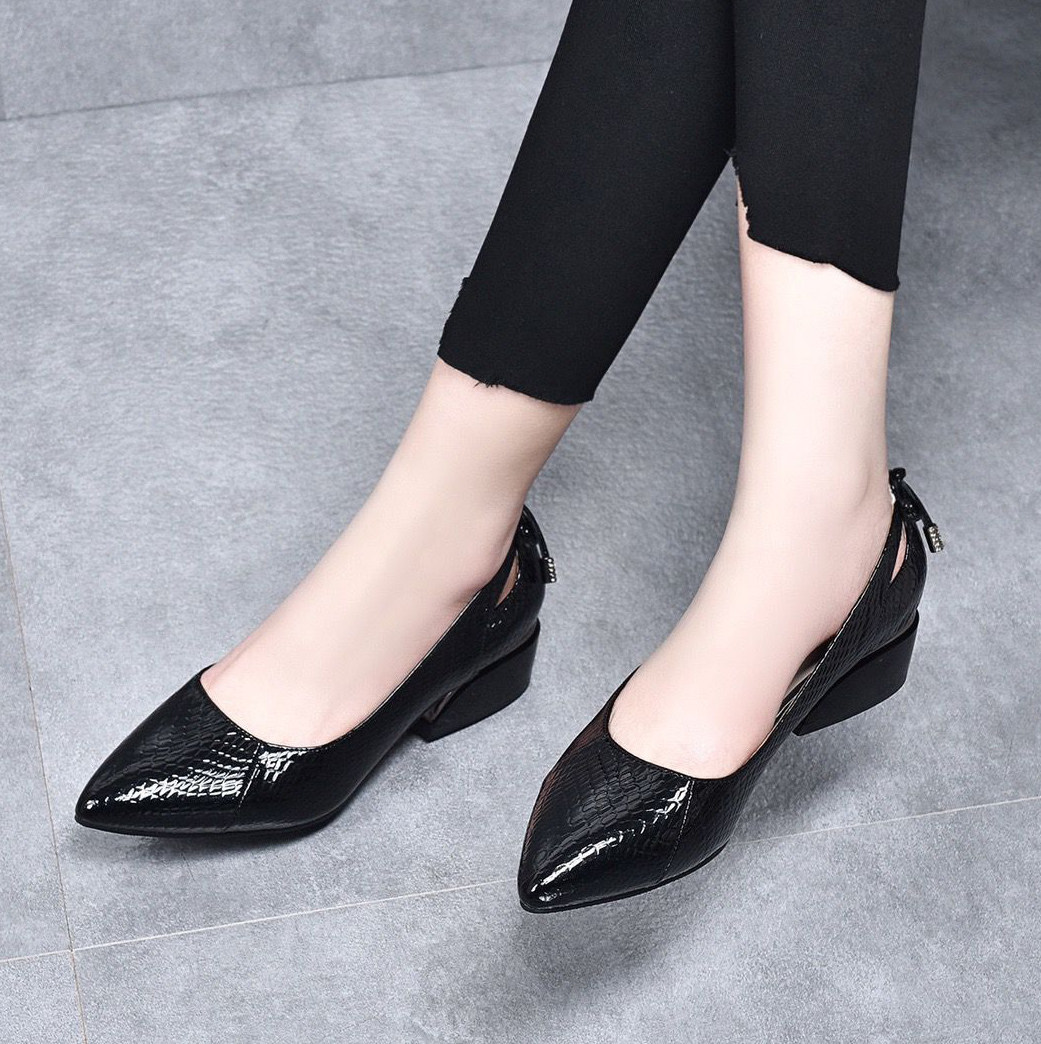 Genuine leather shoes 2022 spring style low-heel shallow mouth small leather shoes women's slip-on women's shoes spring and autumn thick heel size all-match