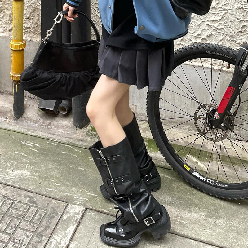 Punk Fried Street Riding Boots Woman 2021 Fall new square head coarse heel 100 lap-side pull chain though paint boots child