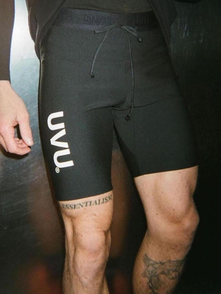 Uvu half tights: the new favorite in sports fashion! letter logo