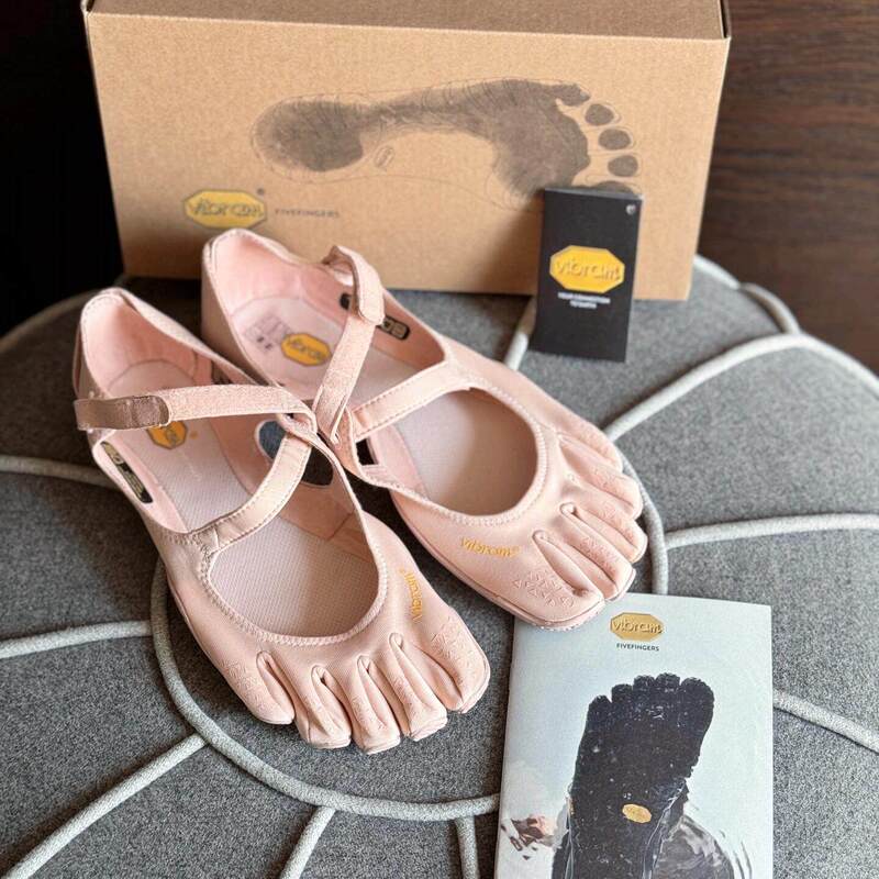 Jennie-Style Five-Toe Shoes, Yoga Sports Style, Pilates Soft Sole, Dance Fitness, Fashionable