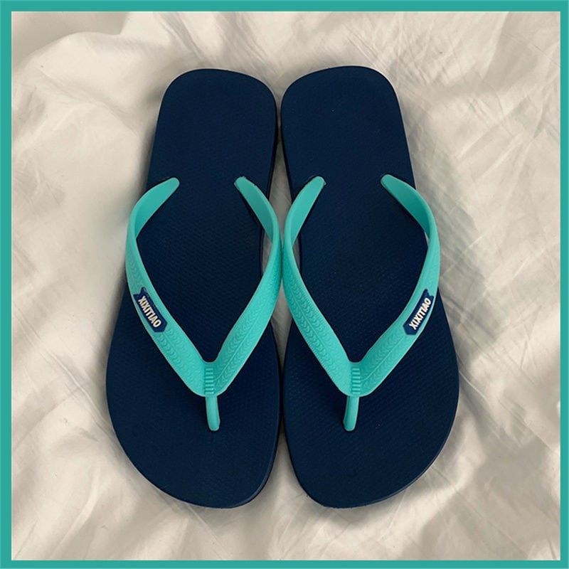 Flip flops women summer non-slip casual students wear couples seaside vacation Hong Kong style Japanese flip-flops sandals and slippers men