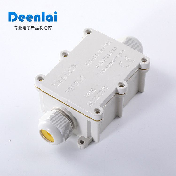 Outdoor waterproof junction box IP68 type of rain-proof and splash-proof and one-in-one-out cable junction box