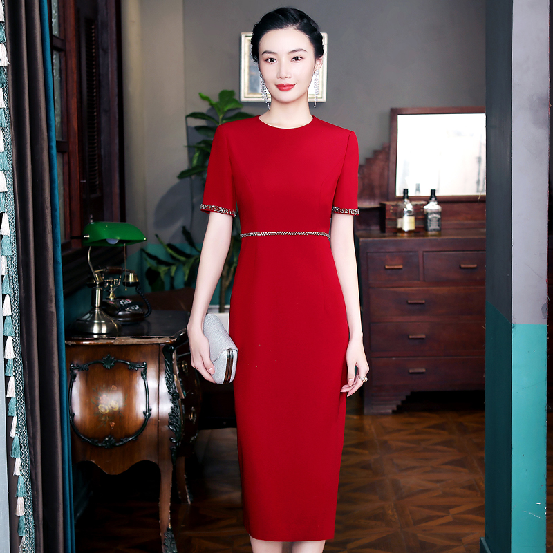 Young hi mother -in -law, wedding banquet cheongsam dress 2024 new toasting suit