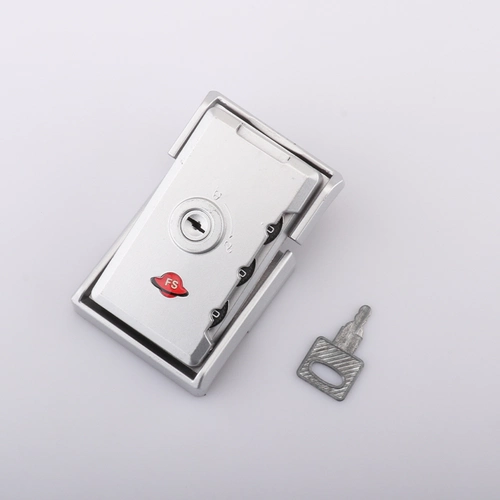 Чемодан, замок, сменные аксессуары