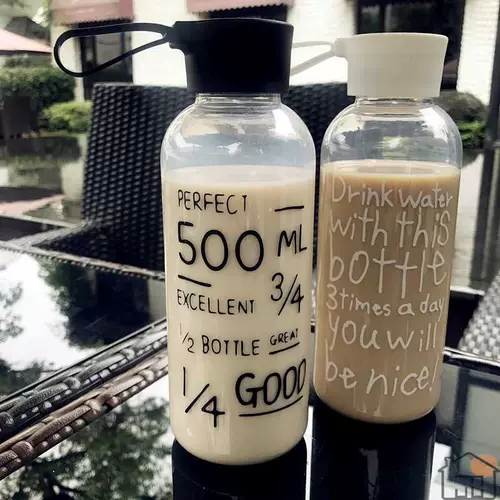 Кубок девушки Портативный летний высокая стоимость высокой высокой ножки 700 мл пластика мужского студента Водные Акьериус Большая вместимость с космическим чаем антиопада