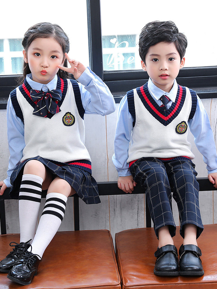 New male and female primary school uniforms, children's class uniforms, three-piece kindergarten uniforms, spring and autumn suits, sweaters, British style