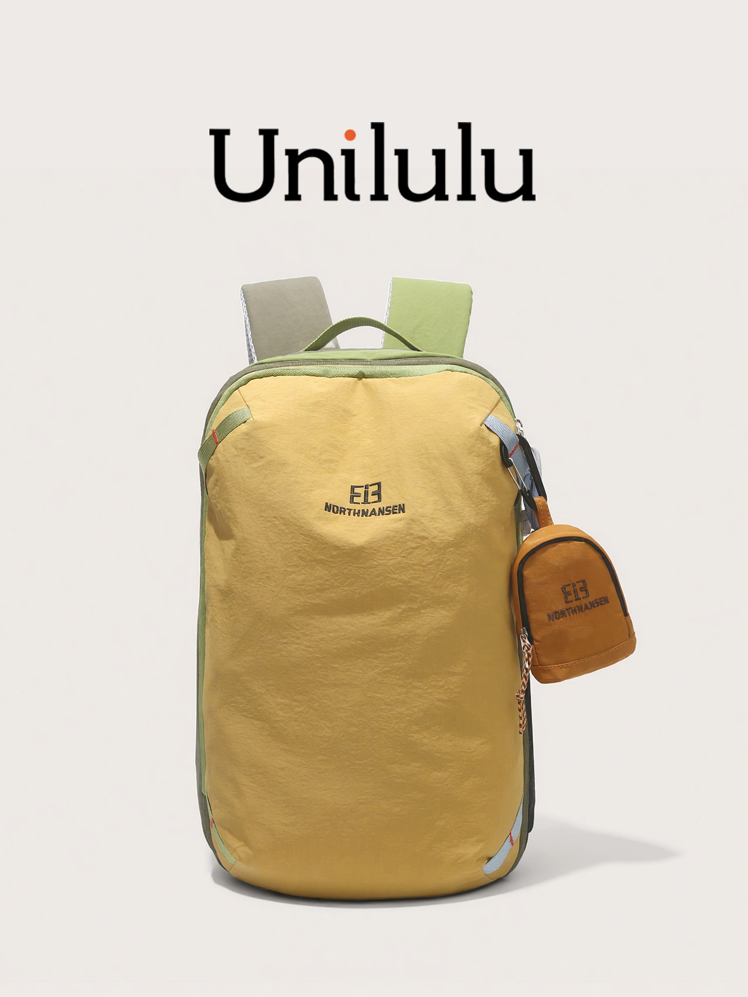 上新夏季户外背包男女大容量登山包休闲学生双肩背包潮