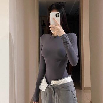 Annoying secretary kardashian slim fit bottoming t-shirt