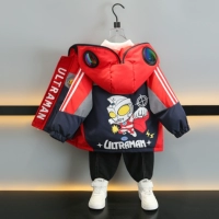 Красная хлопчатобумажная куртка [добавлен в стиль хлопка]