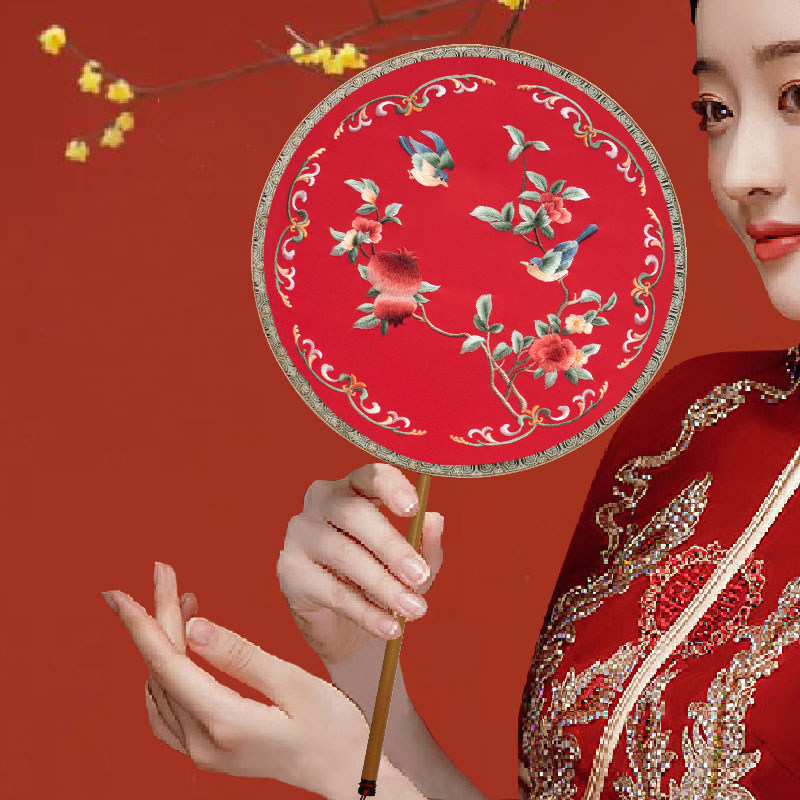 Bride classical embroidery fan fan fan Chinese Xiuhe clothing accessories married to marry red peony Xiu fan