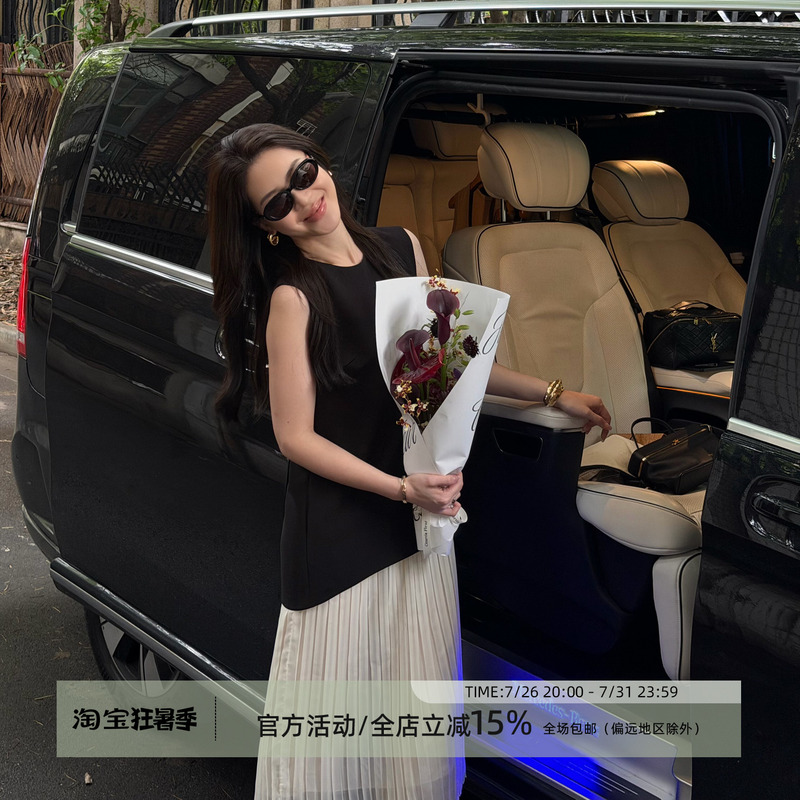 Wang Huanhuan Mslime【Black and White Contrast】Sleeveless Fake Two-Piece Dress Pleated Half-Body Slimming Elegant Long Dress