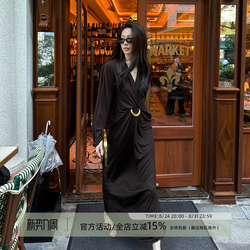 Wang Huanhuan Mslime【Gilded】Elegant and Slimming High-End Acetate V-Neck Lazy Style Vacation Dress for Women Wang Huanhuan Mslime【Gilded】Elegant and Slimming High-End Acetate V-Neck Lazy Style Vacation Dress for Women