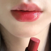 One-click water gloss R multi-purpose stick low saturation C clear nude powder water gloss daily whitening and moisturizing lipstick small popsicle