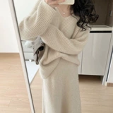 Свитер, юбка, осенний комплект, платье, в стиле Шанель, изысканный стиль, яркий броский стиль