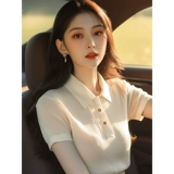 Xiaoxiangfeng белая шелковая футболка с короткими рукавами и передними плечами, женская футболка 2024 года, новый стиль в западном стиле, уникальный и шикарный летний топ-поло