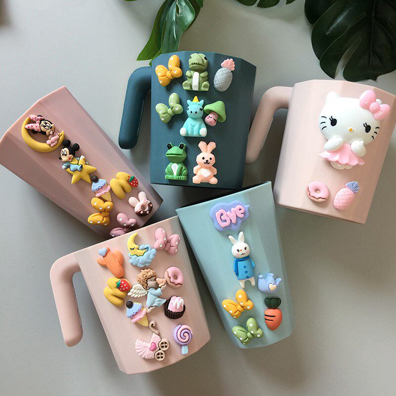 Toothbrushing cup Family pro-Subnet Red gargle Cup A family of three little frescoed teenage girl child cartoon home