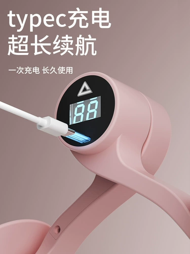 Тренер из нижней части мышечной массы, мебевая ноги, зажимая ноги и тощий артефакт Кергель после игры, восстановив внутреннюю сторону бедра