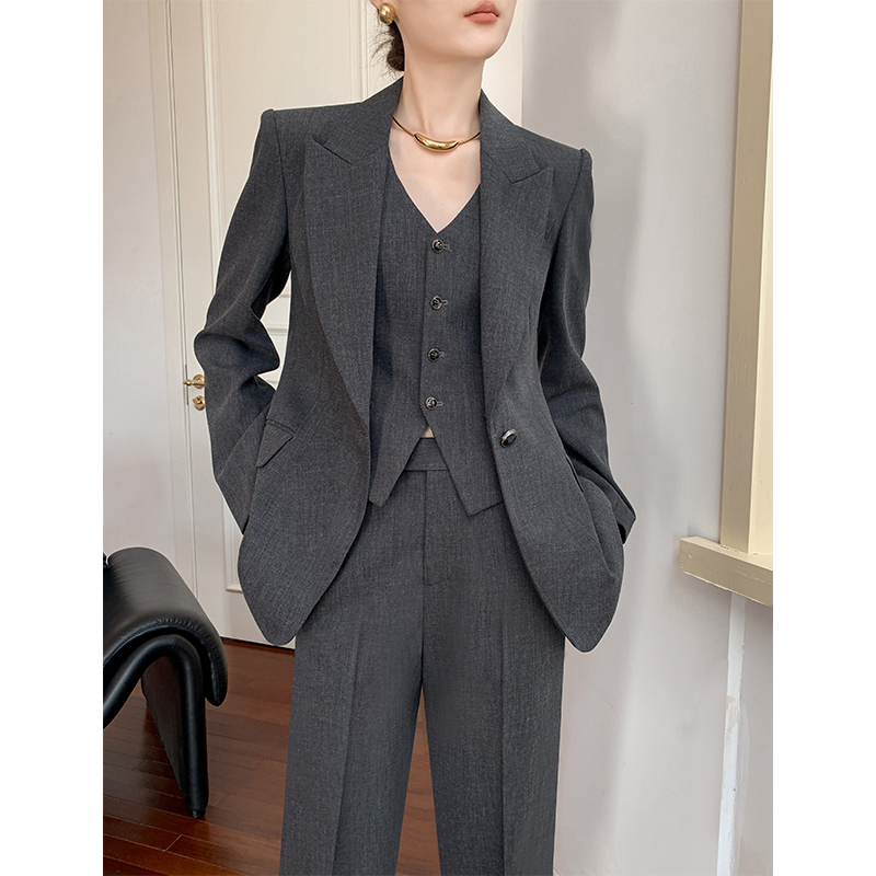 High-End Suit Vest Set for Women 2026 Autumn and Winter New Style High-End Casual Business Attire Gray Suit Three-Piece Set High-End Suit Vest Set for Women 2026 Autumn and Winter New Style High-End Casual Business Attire Gray Suit Three-Piece Set