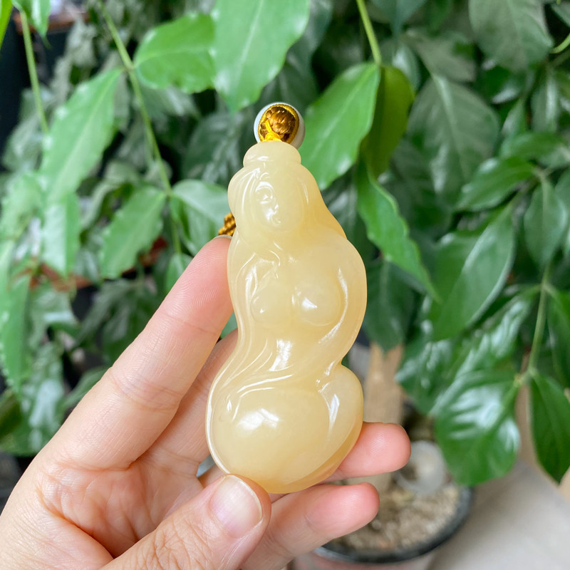 Huanglong jade jade beauty jade nobleman hand handle piece material fine run jade noble person play piece jade strange stone jade jewelry