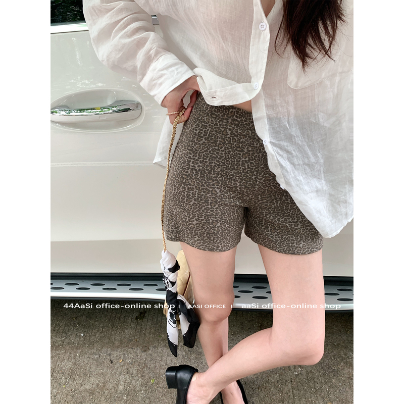 44Aasi Super Versatile Low-Saturation Leopard Print Comfortable Super Stretchy Knit Slim-Fit Leggings Shorts 44Aasi Super Versatile Low-Saturation Leopard Print Comfortable Super Stretchy Knit Slim-Fit Leggings Shorts